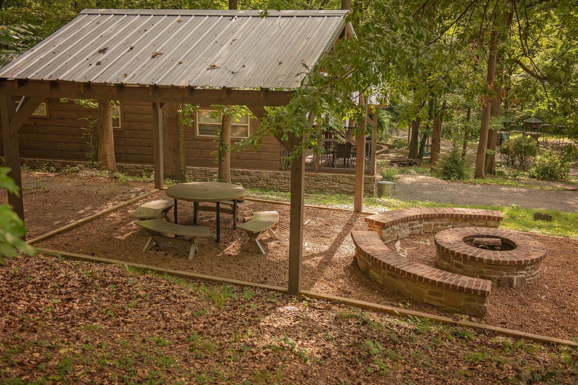River Cabin Hot Tub & Swim Spa Near Downtown Chattanooga Extérieur photo
